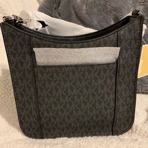 MK BRILEY MESSANGER BAG